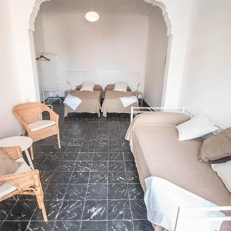 Rotaret Guest house *